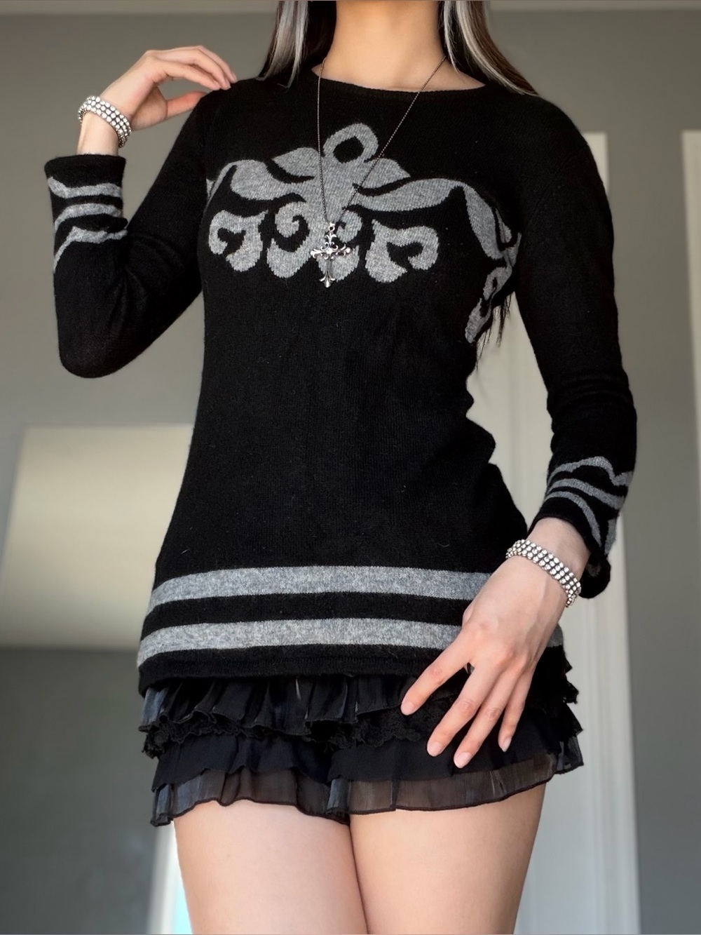 Vintage Harold's Black 100% Cashmere Baroque Damask Pattern Crewneck Sweater